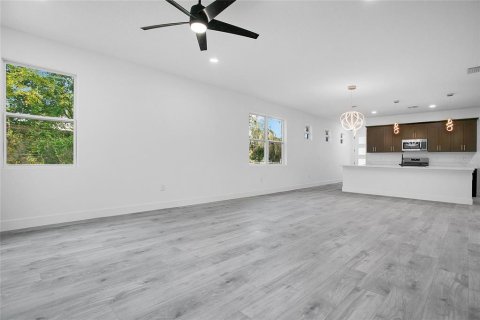 Duplex in Apopka, Florida 6 bedrooms, 297.1 sq.m. № 1902332 - photo 25