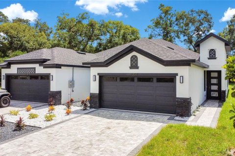 Duplex in Apopka, Florida 6 bedrooms, 297.1 sq.m. № 1902332 - photo 2