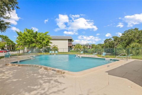 Condo in Sarasota, Florida, 3 bedrooms  № 1803589 - photo 12