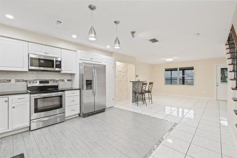 Condo in Sarasota, Florida, 3 bedrooms  № 1803589 - photo 15