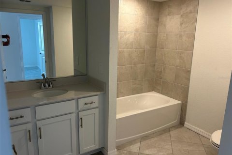 Condo in Bradenton, Florida, 3 bedrooms  № 1918258 - photo 30