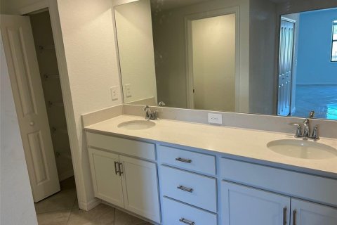 Condo in Bradenton, Florida, 3 bedrooms  № 1918258 - photo 17