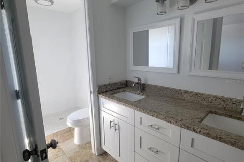 House in Englewood, Florida 3 bedrooms, 224.64 sq.m. № 1656637 - photo 9