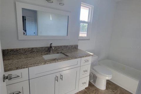 House in Englewood, Florida 3 bedrooms, 224.64 sq.m. № 1656637 - photo 10