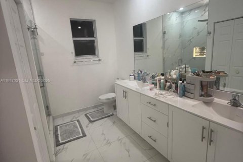 Adosado en alquiler en Fort Lauderdale, Florida, 3 dormitorios, 140.84 m2 № 2049084 - foto 17