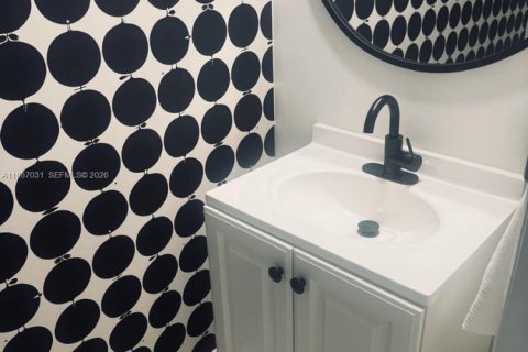 Adosado en alquiler en Fort Lauderdale, Florida, 3 dormitorios, 140.84 m2 № 2049084 - foto 16