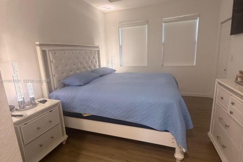 Adosado en alquiler en Fort Lauderdale, Florida, 3 dormitorios, 140.84 m2 № 2049084 - foto 7