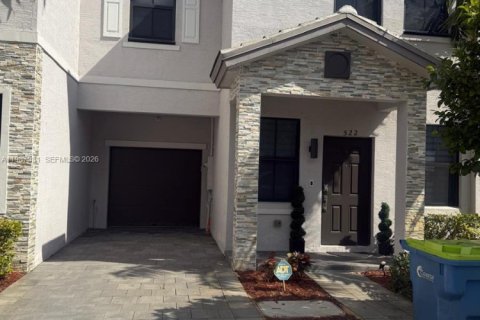 Adosado en Fort Lauderdale, Florida 3 dormitorios, 140.84 m2 № 2049084