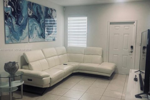 Adosado en alquiler en Fort Lauderdale, Florida, 3 dormitorios, 140.84 m2 № 2049084 - foto 4