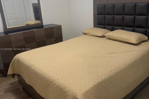 Adosado en alquiler en Fort Lauderdale, Florida, 3 dormitorios, 140.84 m2 № 2049084 - foto 13