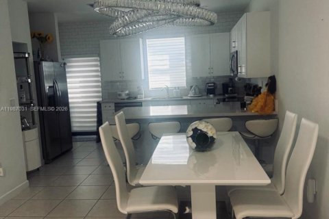 Adosado en alquiler en Fort Lauderdale, Florida, 3 dormitorios, 140.84 m2 № 2049084 - foto 5