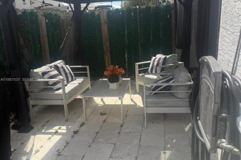 Adosado en alquiler en Fort Lauderdale, Florida, 3 dormitorios, 140.84 m2 № 2049084 - foto 21