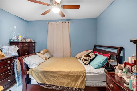 Villa ou maison à vendre à Miami, Floride: 4 chambres, 155.43 m2 № 1963416 - photo 11