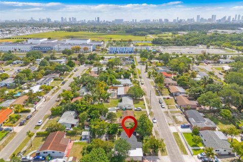 Villa ou maison à vendre à Miami, Floride: 4 chambres, 155.43 m2 № 1963416 - photo 18