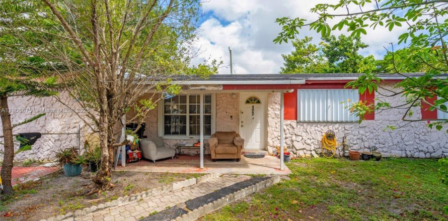 Villa ou maison à Miami, Floride 4 chambres, 155.43 m2 № 1963416