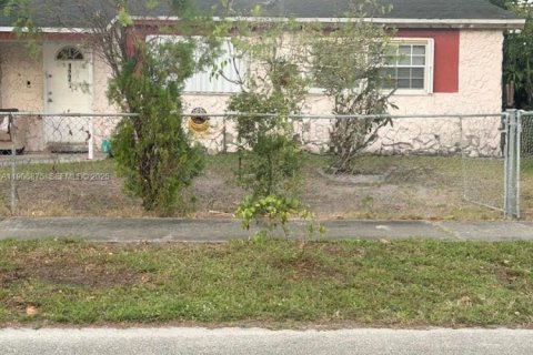 Villa ou maison à vendre à Miami, Floride: 4 chambres, 155.43 m2 № 1963416 - photo 21