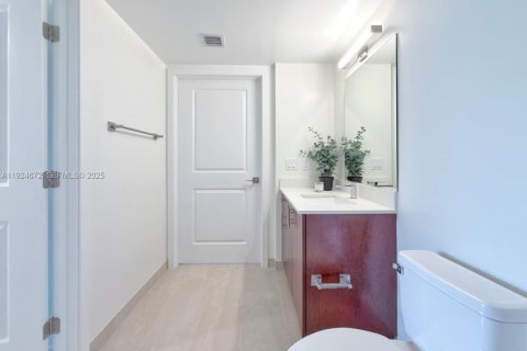 Снять в аренду квартиру в Суитуотер, Флорида 2 спальни, 479.75м2, № 2082909 - фото 10