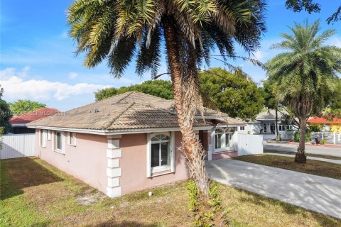 House in Miami Gardens, Florida 4 bedrooms, 153.47 sq.m. № 1984069 - photo 9