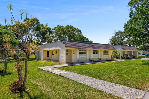 Casa en venta en Miami, Florida, 2 dormitorios, 103.31 m2 № 1888404 - foto 3