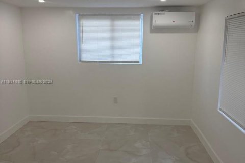 Apartment in Fort Lauderdale, Florida 1 bedroom, 112.6 sq.m. № 2035587 - photo 2