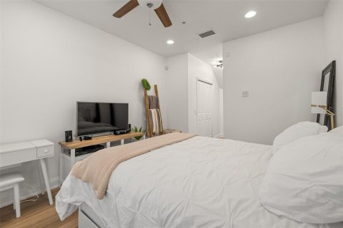 Townhouse in Tampa, Florida 3 bedrooms, 214.79 sq.m. № 1813654 - photo 7