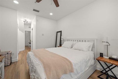 Townhouse in Tampa, Florida 3 bedrooms, 214.79 sq.m. № 1813654 - photo 12