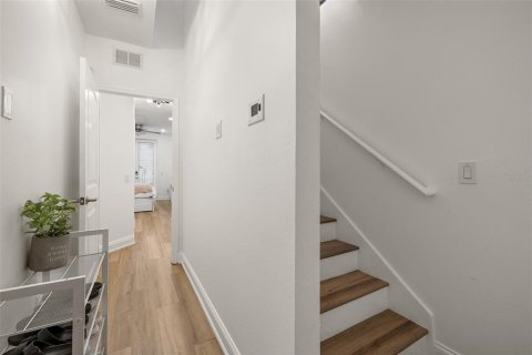 Townhouse in Tampa, Florida 3 bedrooms, 214.79 sq.m. № 1813654 - photo 15