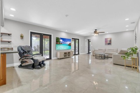 Villa ou maison à vendre à Homestead, Floride: 3 chambres, 212.84 m2 № 1987363 - photo 2