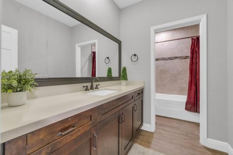 Villa ou maison à vendre à Homestead, Floride: 3 chambres, 212.84 m2 № 1987363 - photo 16