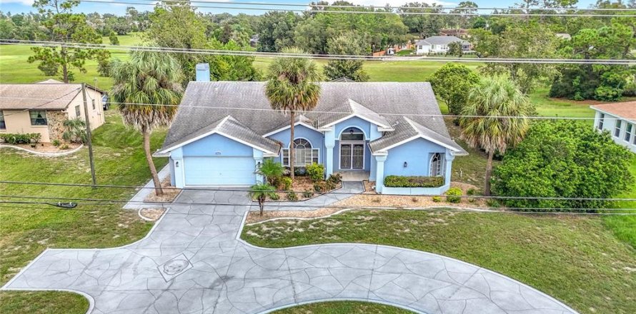 Villa ou maison à Spring Hill, Floride 3 chambres, 234.39 m2 № 1915188