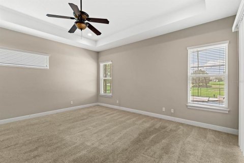 House in Sorrento, Florida 4 bedrooms, 288.65 sq.m. № 1906377 - photo 24