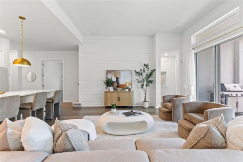 Купить виллу или дом в Аполло-Бич, Флорида 8 комнат, 321.26м2, № 1898782 - фото 9