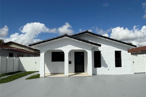 House in Hialeah, Florida 3 bedrooms, 131.92 sq.m. № 1959796
