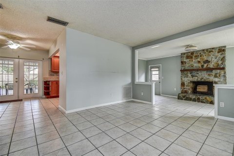 House in Seminole, Florida 3 bedrooms, 107.95 sq.m. № 1904076 - photo 11