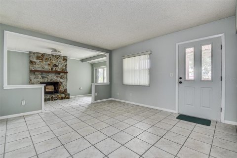House in Seminole, Florida 3 bedrooms, 107.95 sq.m. № 1904076 - photo 12