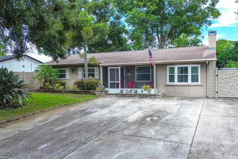 House in Seminole, Florida 3 bedrooms, 107.95 sq.m. № 1904076 - photo 3