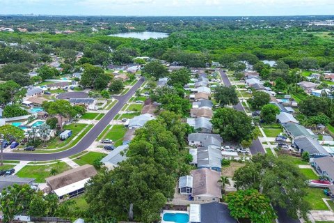 House in Seminole, Florida 3 bedrooms, 107.95 sq.m. № 1904076 - photo 8