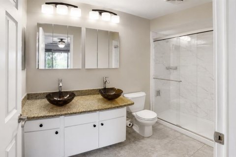 Copropriété à vendre à Sarasota, Floride: 2 chambres, 117.34 m2 № 2211443 - photo 16