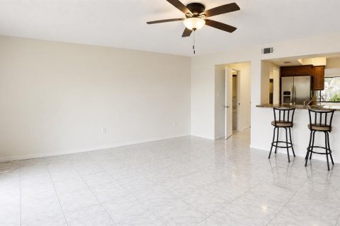 Copropriété à vendre à Sarasota, Floride: 2 chambres, 117.34 m2 № 2211443 - photo 10