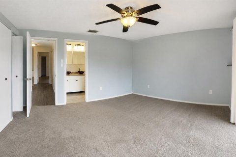 Copropriété à vendre à Sarasota, Floride: 2 chambres, 117.34 m2 № 2211443 - photo 17
