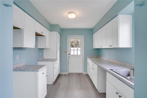 Condo in Nokomis, Florida, 2 bedrooms № 2141956 - photo 9
