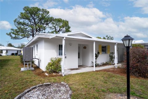 Condo in Nokomis, Florida, 2 bedrooms № 2141956 - photo 2