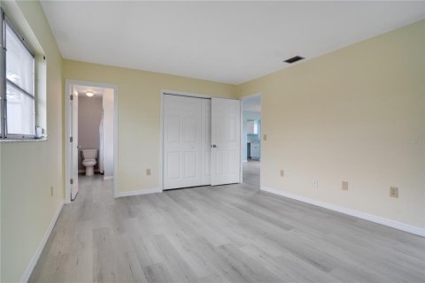 Condo in Nokomis, Florida, 2 bedrooms № 2141956 - photo 15