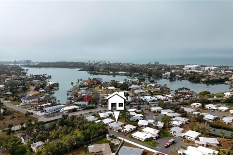 Condo in Nokomis, Florida, 2 bedrooms № 2141956 - photo 30
