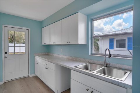 Condo in Nokomis, Florida, 2 bedrooms № 2141956 - photo 10