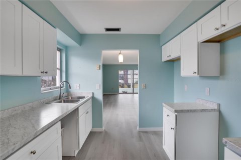 Condo in Nokomis, Florida, 2 bedrooms № 2141956 - photo 12