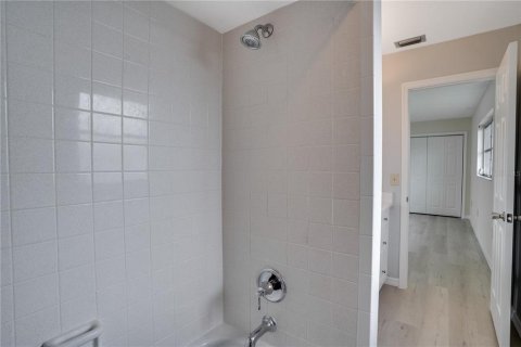 Condo in Nokomis, Florida, 2 bedrooms № 2141956 - photo 17