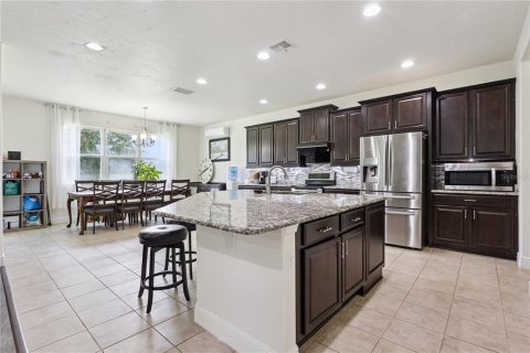 House in Tavares, Florida 3 bedrooms, 276.2 sq.m. № 2238263 - photo 12