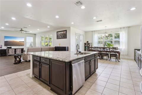 House in Tavares, Florida 3 bedrooms, 276.2 sq.m. № 2238263 - photo 11