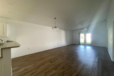 Снять в аренду виллу или дом в Инвернесс, Флорида 3 спальни, 132.85м2, № 1914907 - фото 6